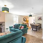 度假居 Northdene - 5 Star District *