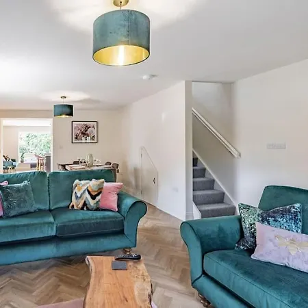 Northdene - 5 Star District בית נופש *