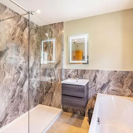 Northdene - 5 Star District Feriehus