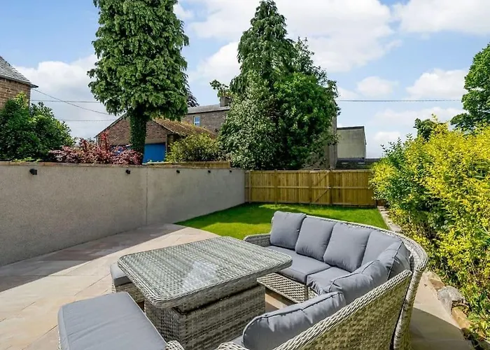 בית נופש Northdene - 5 Star District