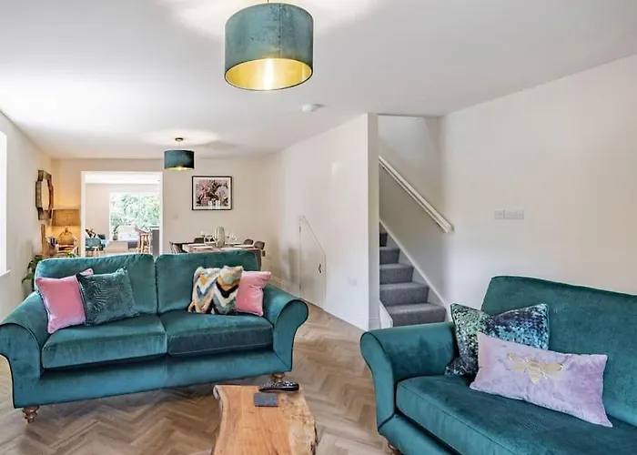 Northdene - 5 Star District בית נופש *